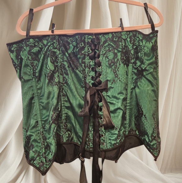 Coquette Green and Black Lace Corset - Picture 2 of 2
